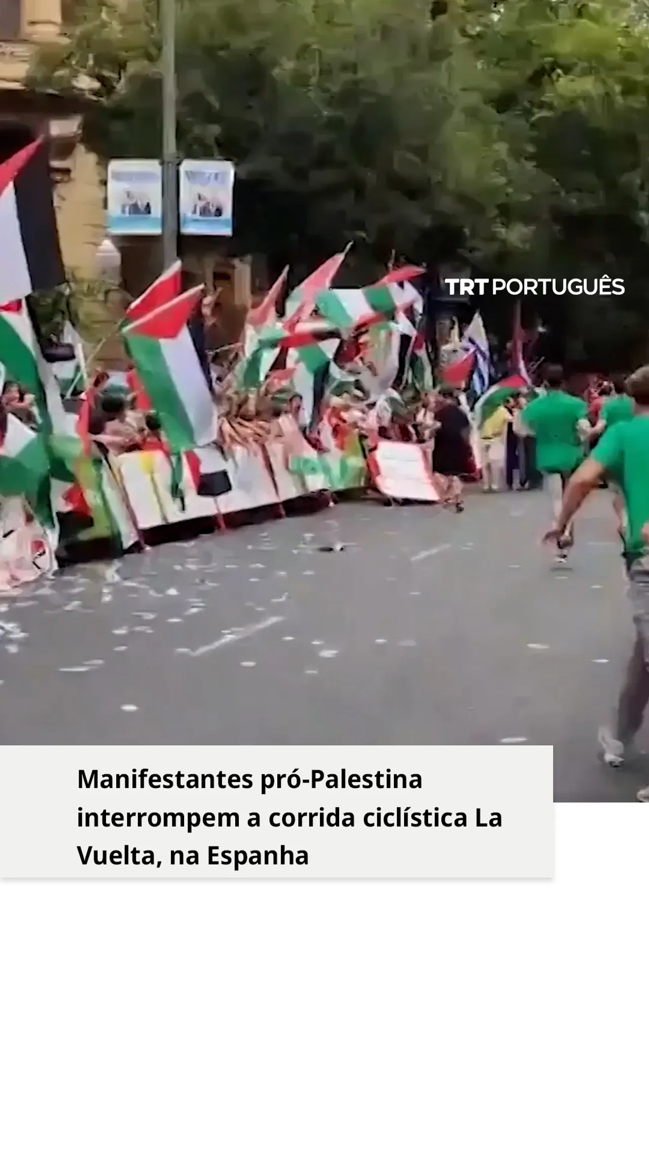 Manifestantes pró-Palestina interrompem a corrida ciclística La Vuelta, na Espanha