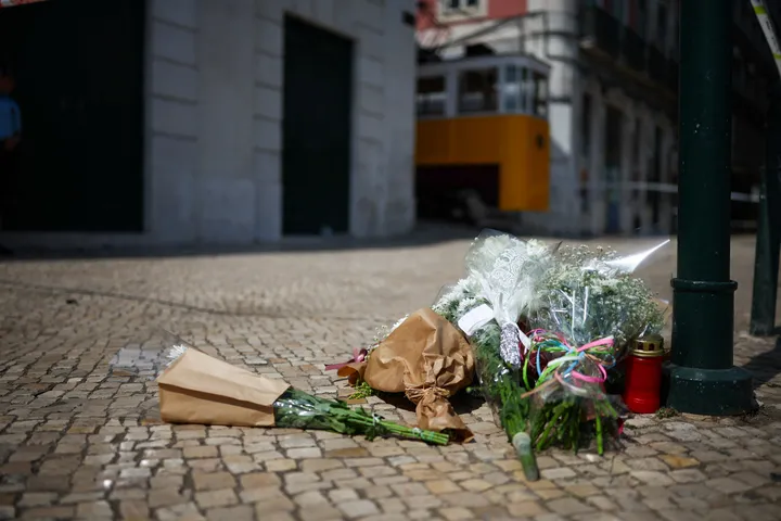 Portugaliýada tramwaýyň relsden çykmagy netijesinde 15 adam ýogaldy, 18 adam ýaralandy