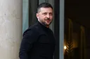 Зеленски: Русите бомбардираа село во регионот Донецк, убивајќи повеќе од 20 цивили