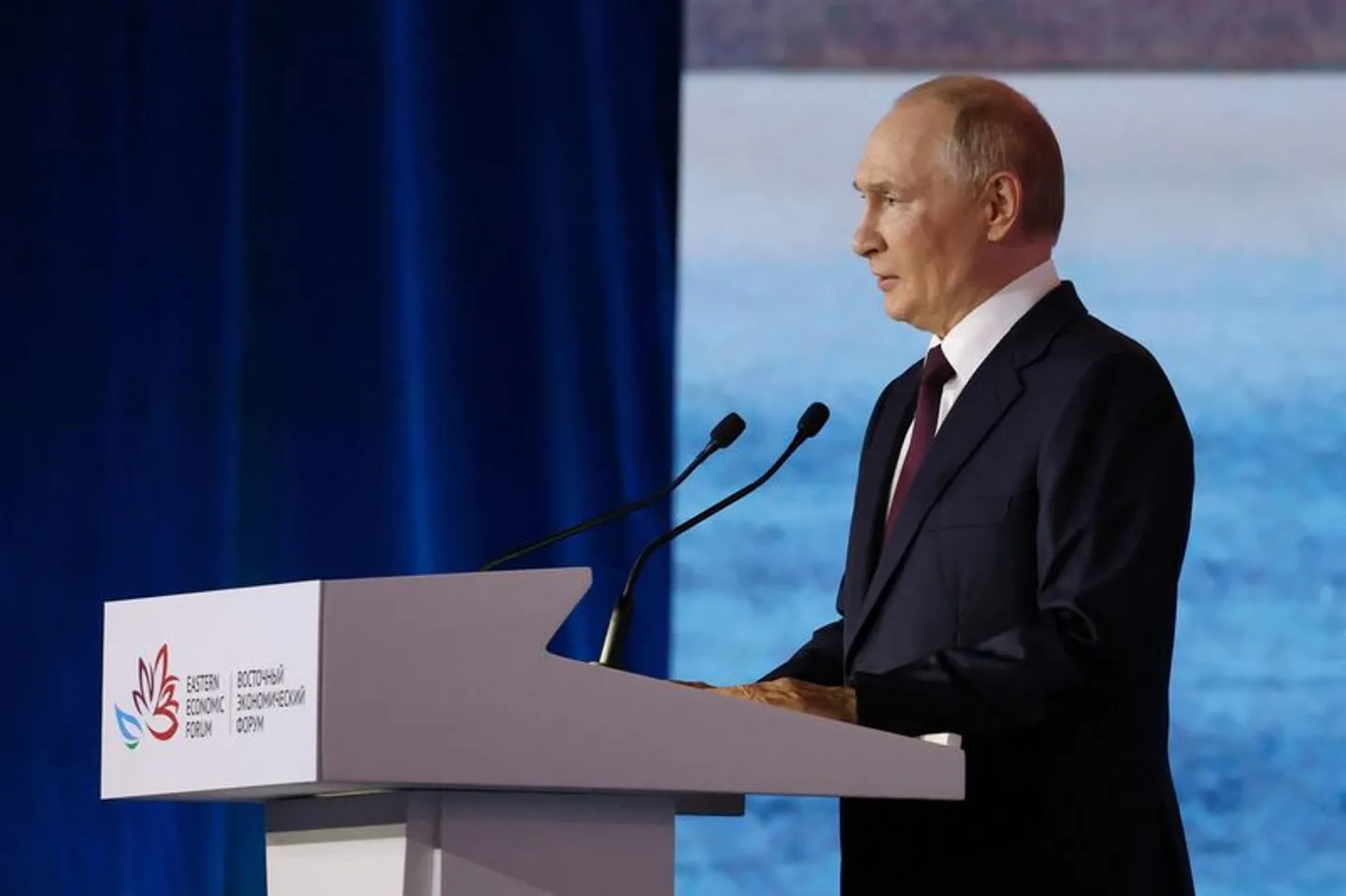 Putin kazao da nakon mirovnog sporazuma nema potrebe za stranim trupama u Ukrajini