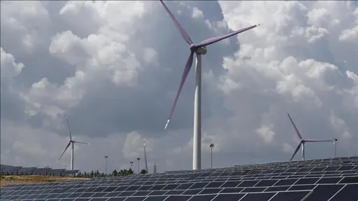 Energías verdes e inteligentes: más eficacia, pero también más riesgos, advierte un informe