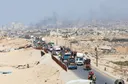 El dolor de huir, otra vez: las calles de Gaza se llenan de familias que escapan de bombas de Israel
