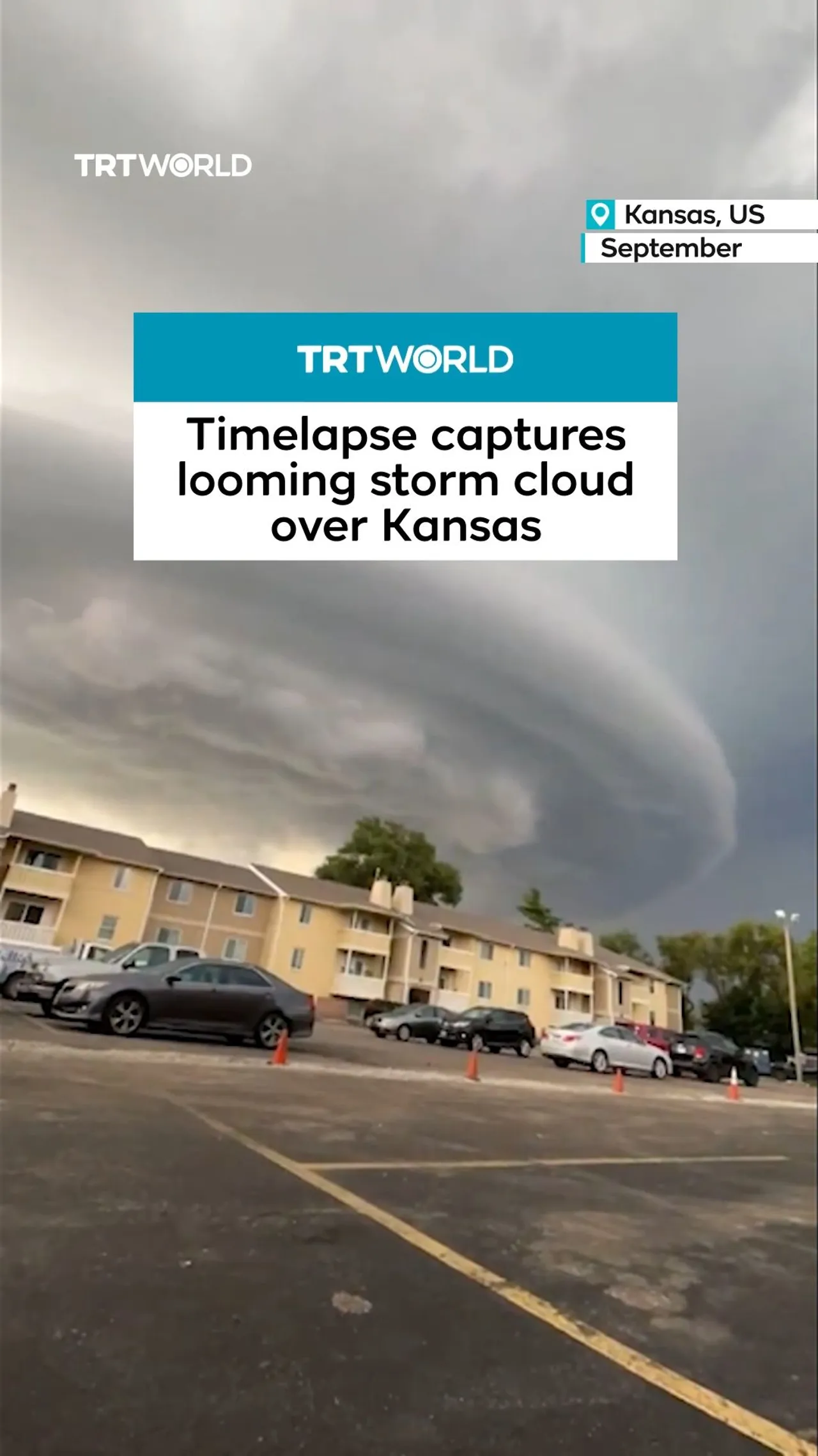 Timelapse captures looming storm cloud over Kansas
