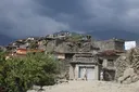 Осум загинати во експлозија во куќа во Авганистан