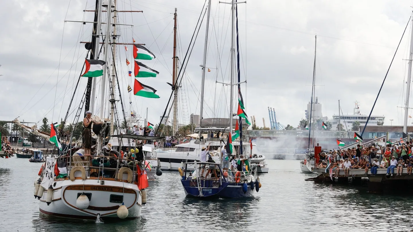 'Ela está connosco': Flotilha Global Sumud navega para a Palestina, homenageando Aysenur Ezgi Eygi