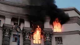 Russia hits seat of Ukraine government in war's biggest air attack