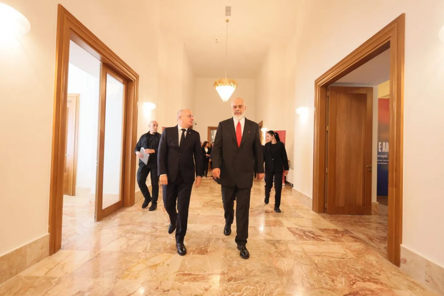 Kryeministri Rama: Diplomacia të krijojë databazë me profesionistët shqiptarë në botë