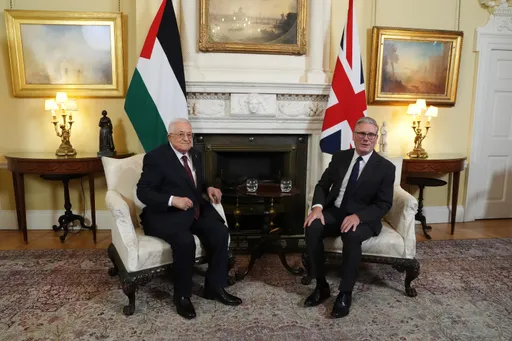 Reconnaissance d'un Etat palestinien par Londres, un pas vers une paix "durable" (Mahmoud abbas)