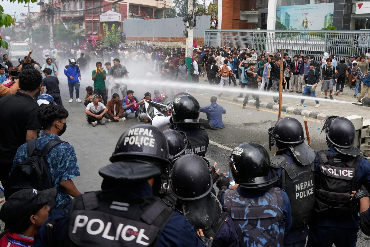 Najmanje 19 ljudi poginulo u Nepalu nakon sukoba zbog zabrane društvenih mreža