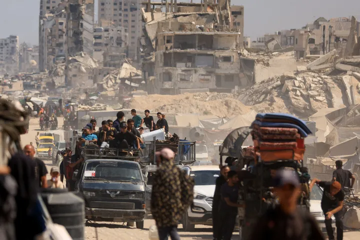 بين تيه النزوح وموت البقاء.. فلسطينيون يعاندون التهجير