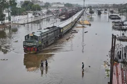 Over 120,000 evacuated in central Pakistan floods as survivors endure scorching heat