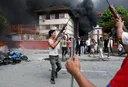Војската во Непал ја презема контролата по протестите во кои е запален и Парламентот