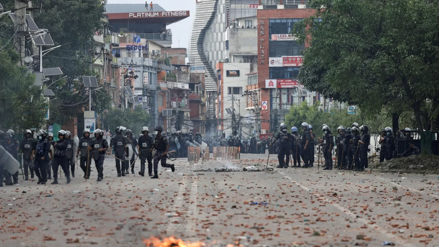 Nepal levanta proibição das redes sociais enquanto número de mortos dos protestos aumenta para 19