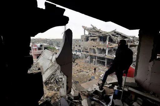 Israel launches new air strikes across Gaza despite ceasefire