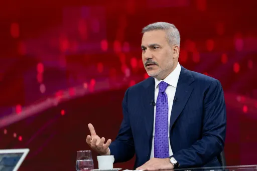 هاکان فیدان: گفت‌وگو بدون اعمال قدرت، رویکرد ی.پ.گ را تغییر نداده است