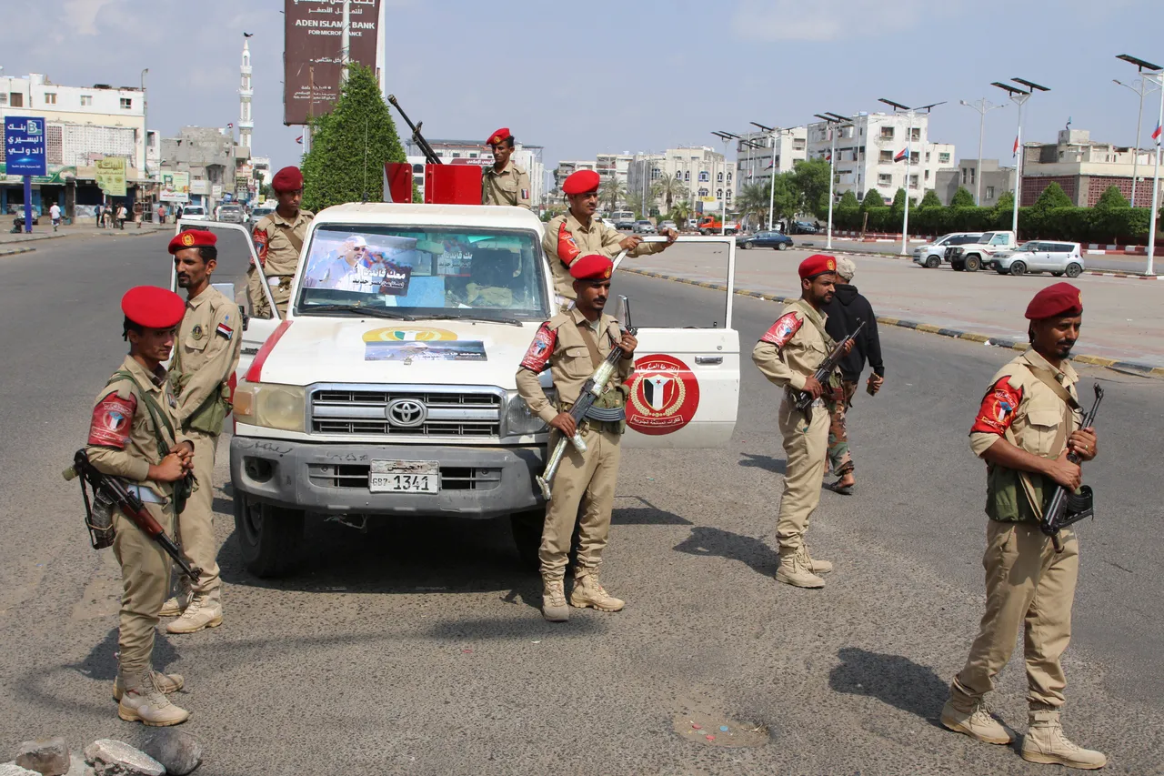 اليمن.. "الانتقالي الجنوبي" ينفي حل نفسه وسط إجراءات حكومية جديدة لتأمين المنشآت