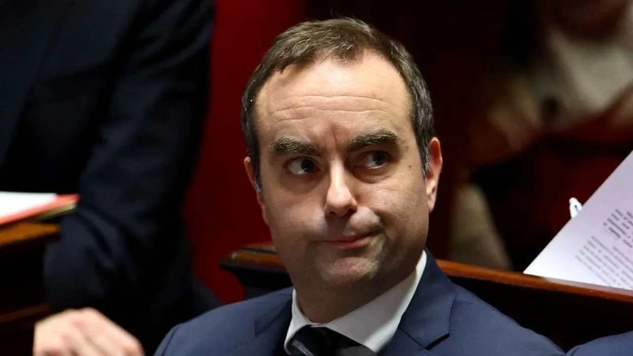 Sébastien Lecornu agite le spectre d'une dissolution en cas de censure