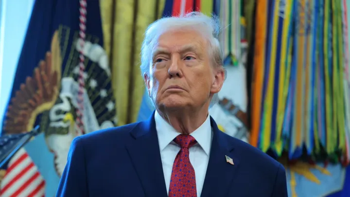 لمنع روسيا والصين.. ترمب: سنسيطر على غرينلاند بالطريقة السهلة أو الصعبة