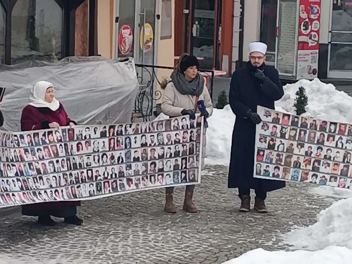 Majke Srebrenice čuvaju istinu: Ne damo da se zločin zaboravi ni umanji
