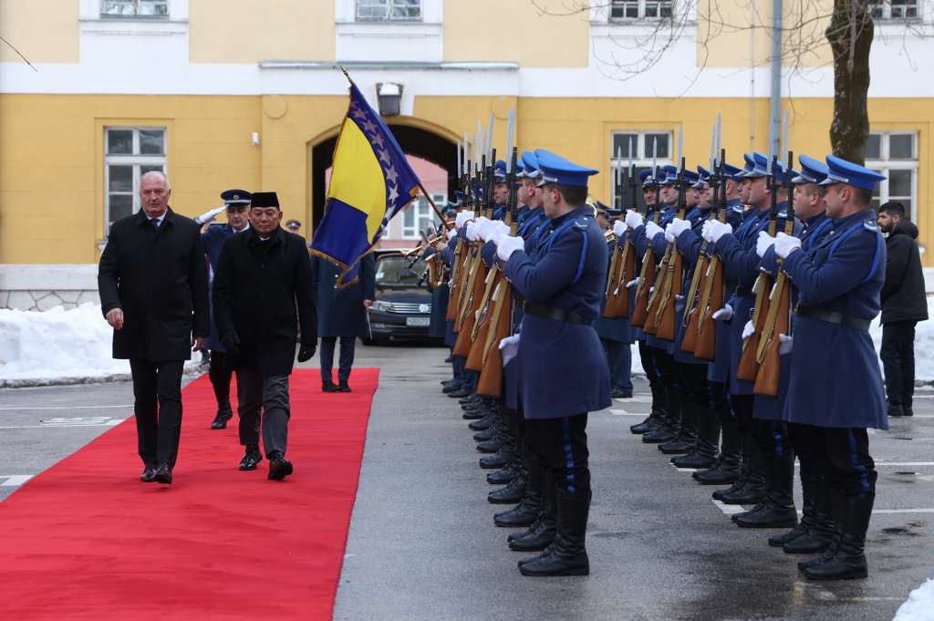 Helez sa saradnicima svečano dočekao ministra odbrane Indonezije Syafrie Syamsuddina