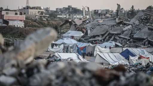 Ceasefire violations continue as Israeli forces strike Gaza by air and sea