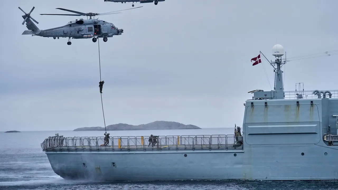 НАТО не видит кораблей России и Китая у берегов Гренландии