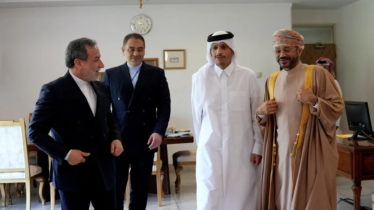 وزیر امور خارجه ایران: هیچ طرفی حق دخالت در امور داخلی دیگران را ندارد