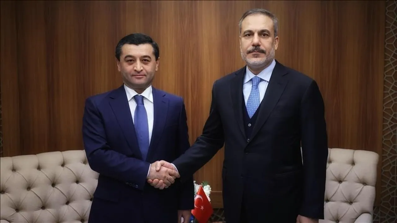 Ministri i Jashtëm turk Fidan zhvillon bisedë telefonike me homologun uzbek