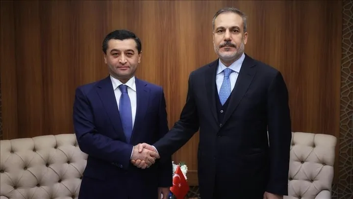 Ministri i Jashtëm turk Fidan zhvillon bisedë telefonike me homologun uzbek