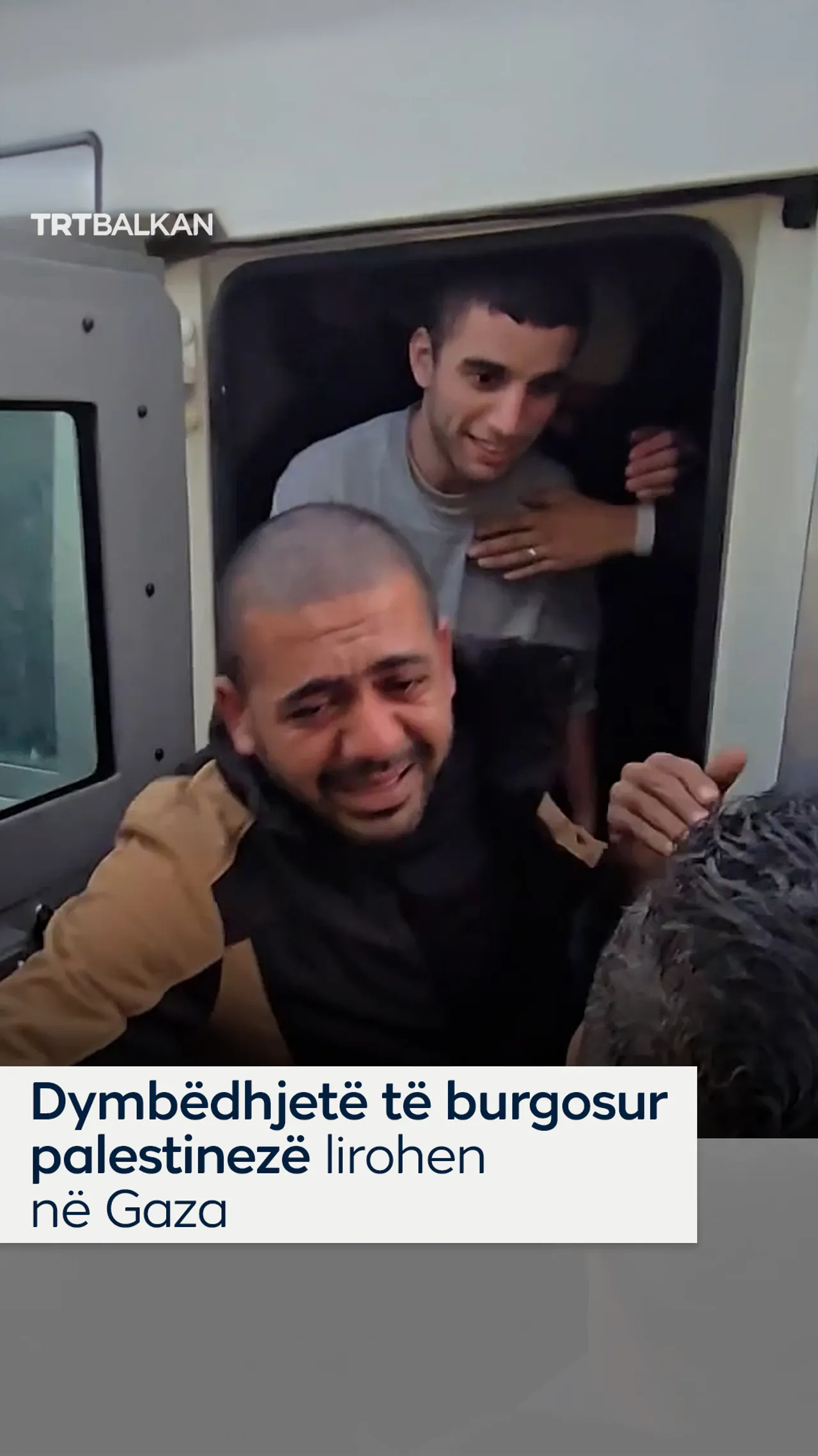 Dymbëdhjetë të burgosur palestinezë lirohen në Gaza
