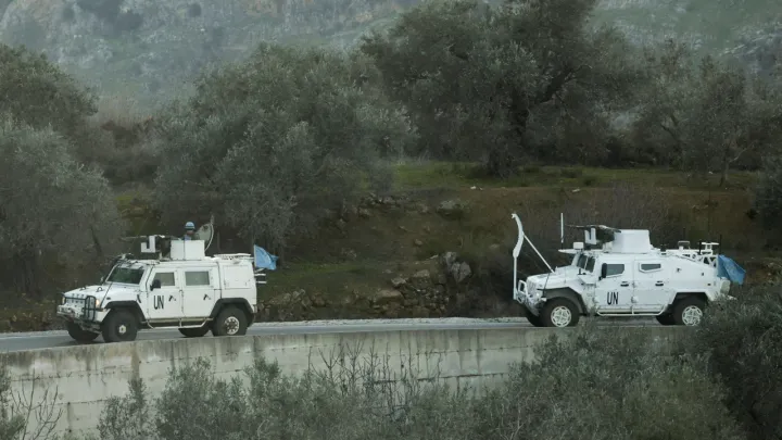 اليونيفيل: دبابة إسرائيلية أطلقت قذائف قرب جنودنا في جنوب لبنان