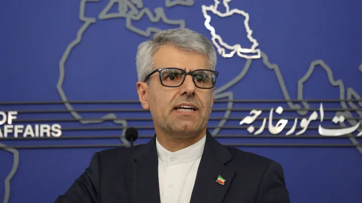 ایران: کانال ارتباطی میان وزیر امور خارجه و نماینده ویژه آمریکا باز است