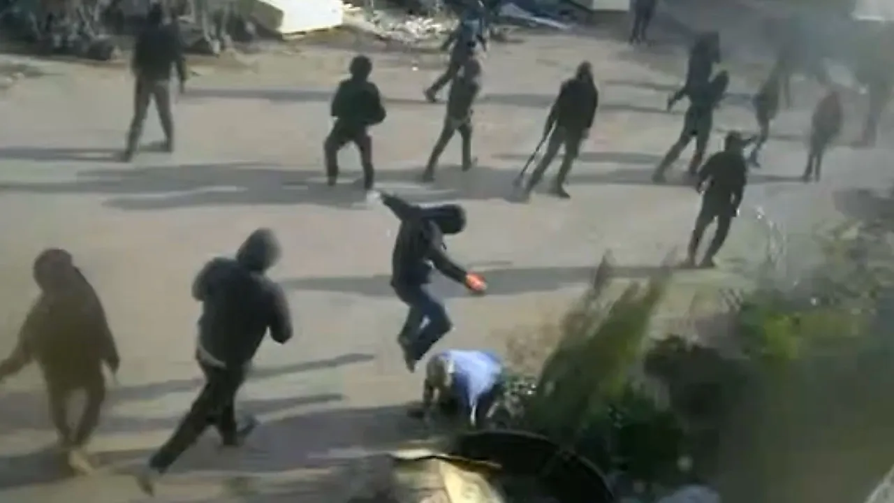 جرائم عنف المستوطنين ترتفع 25% بالضفة.. والاحتلال يهدم منزلاً وبئراً ويصيب ويعتقل فلسطينيين