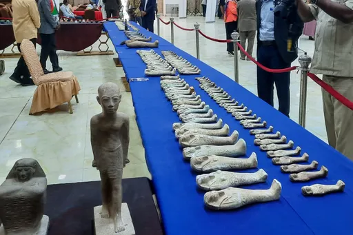 Sudan recovers hundreds of artefacts looted during war, 'gold room' still missing