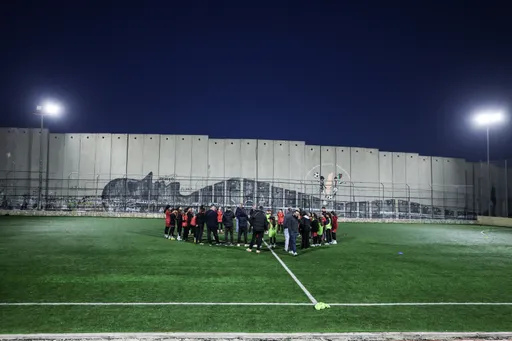 Une coalition palestinienne poursuit la FIFA et l’UEFA pour complicité avec Israël
