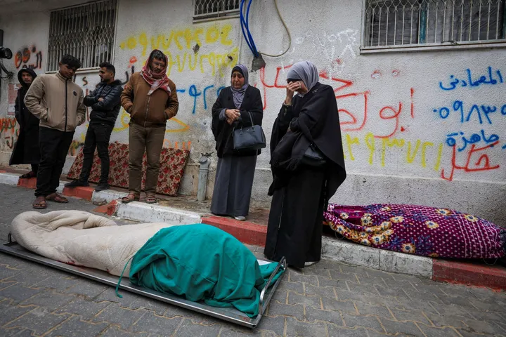 Israel kills two Palestinians in Gaza in new ceasefire violation