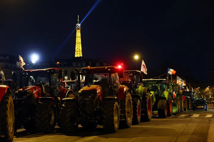 Colère des agriculteurs: 52 militants de la Confédération paysanne placés en garde à vue à Paris