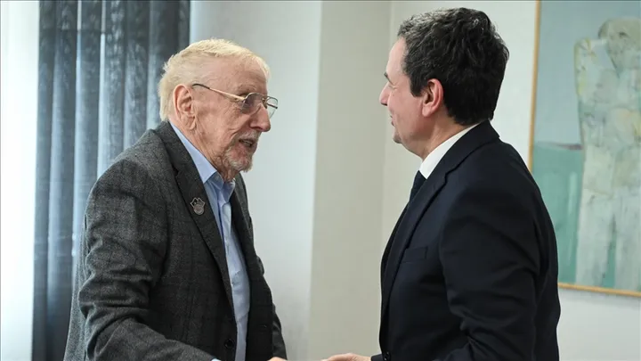 Kurti pret ish-ambasadorin Walker në prag të përvjetorit të Masakrës së Reçakut