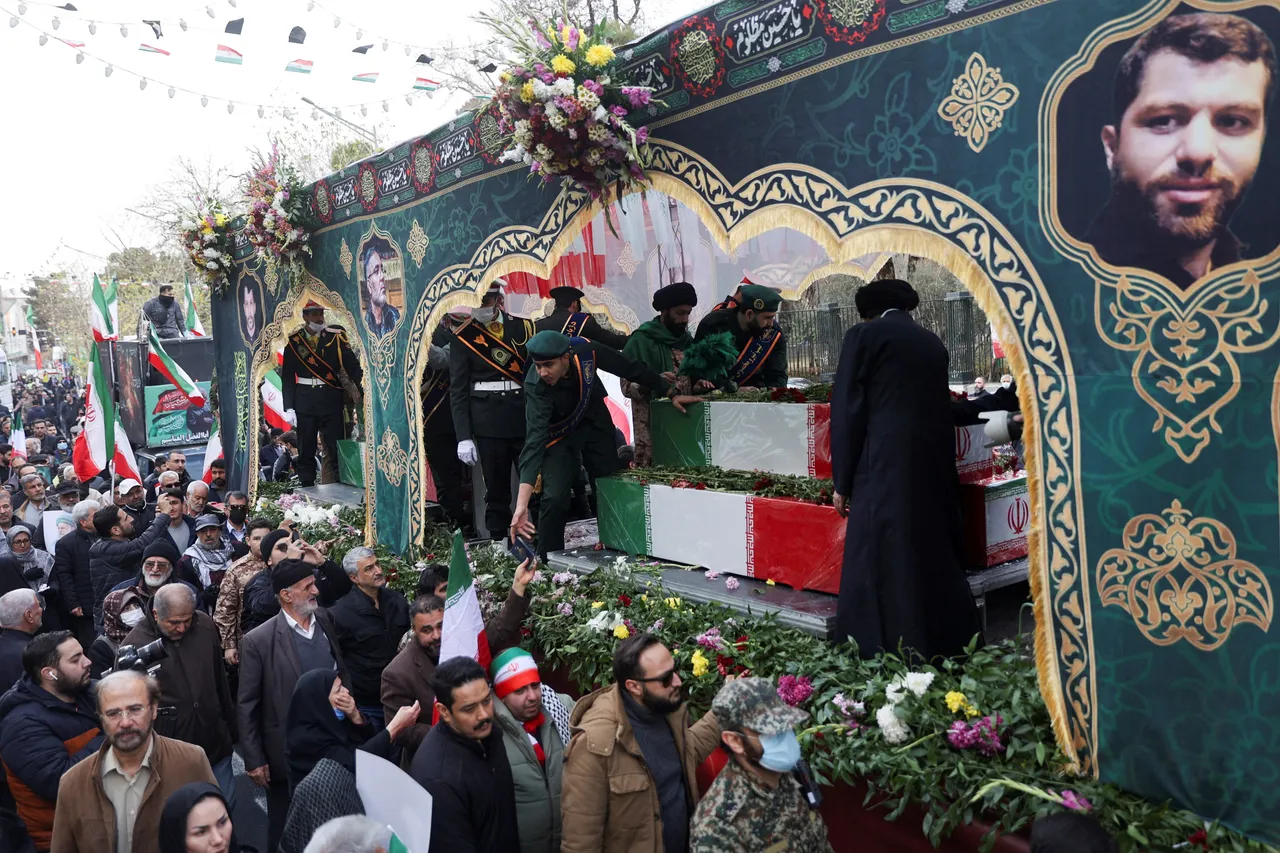 Germania, Spagna, Italia, Polonia e altri paesi esortano i cittadini a lasciare l'Iran in mezzo a proteste e timori di attacchi statunitensi