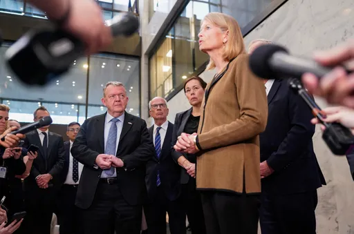 فشل اجتماع بالبيت الأبيض حول غرينلاند.. والدنمارك: احتمال الهجوم الأمريكي على الجزيرة افتراضي