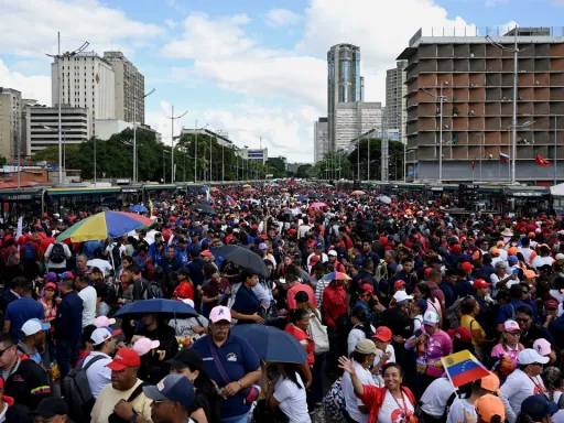 Mais de 400 prisioneiros libertados na Venezuela