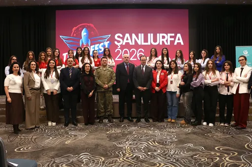 Prishtinë, me mbështetjen e Yunus Emre mbahet aktiviteti "Të rinj që kodojnë të ardhmen"