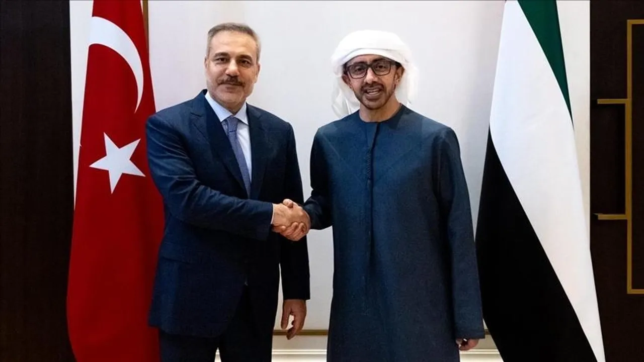 Ministri i Jashtëm i Türkiyes takohet me presidentin e Emirateve të Bashkuara Arabe në Abu Dhabi