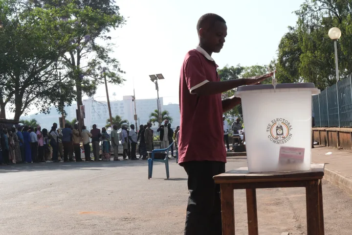 Voting begins in Uganda’s election under internet shutdown