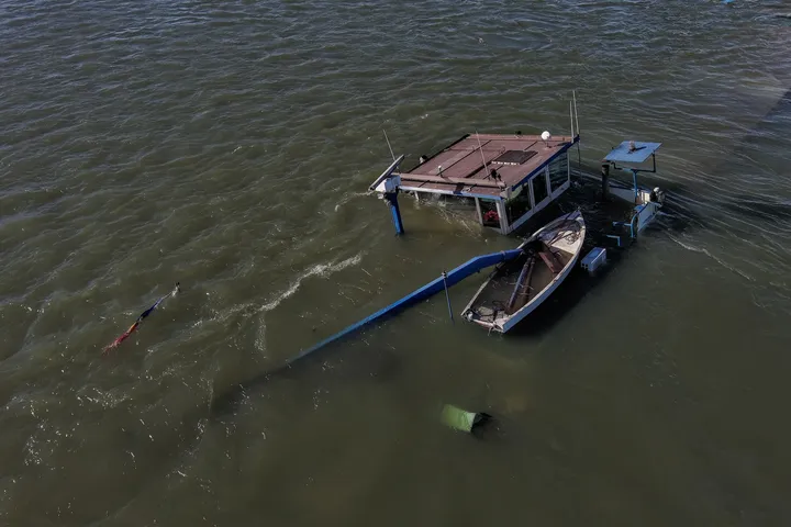 Bullgari, fundoset një maunë e ngarkuar me plehra kimike në lumin Danub