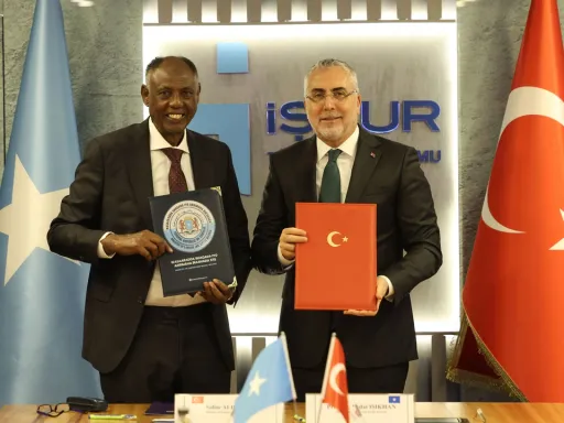 Türkiye e Somália assinam acordo laboral para expandir a cooperação na força de trabalho