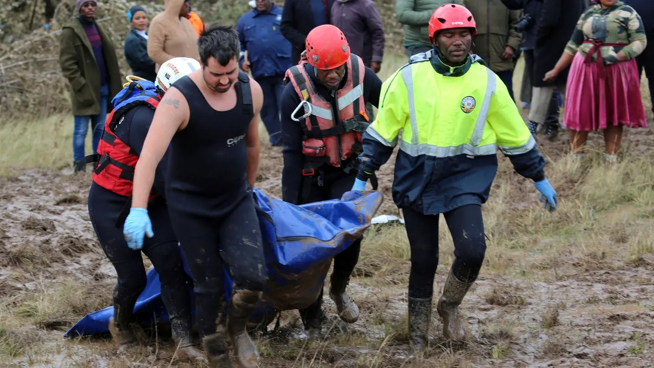Floods kill at least 10 people in South Africa, triggers closure of iconic national park
