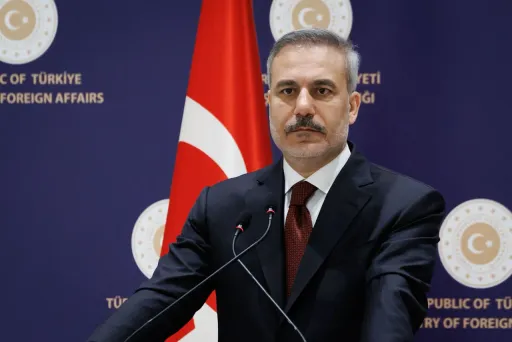 Kryediplomati turk: Askush nuk dëshiron më të fotografohet me Netanyahun