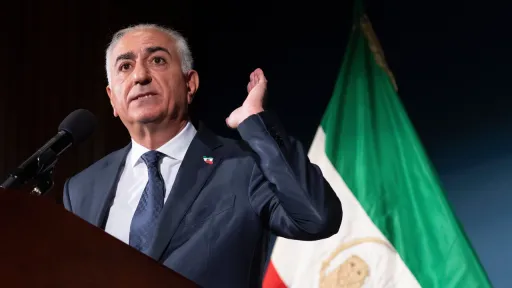 Пехлеви просит США ускорить смену власти в Иране