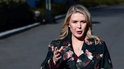 کاخ سفید: همه گزینه‌ها درباره ایران همچنان روی میز رئیس‌جمهور ترامپ است